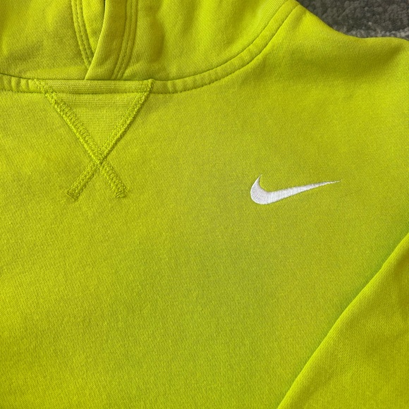 NIKE Neon Hoodie With Embroidered Swoosh - Picture 3 of 9